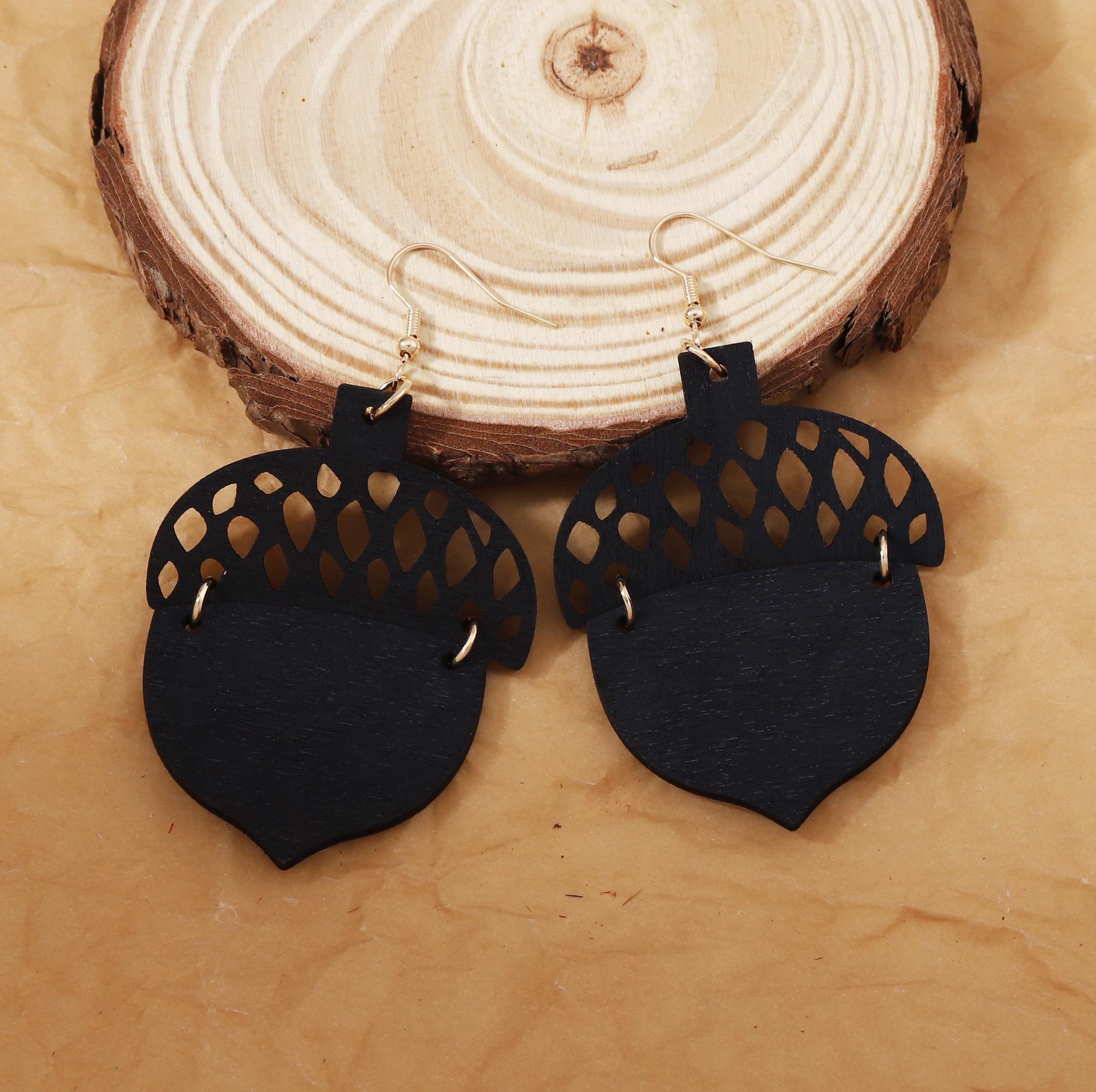 

Personalized and fashionable laser-cut wooden earrings, retro and artistic nut-shaped hollowed-out sheet earrings