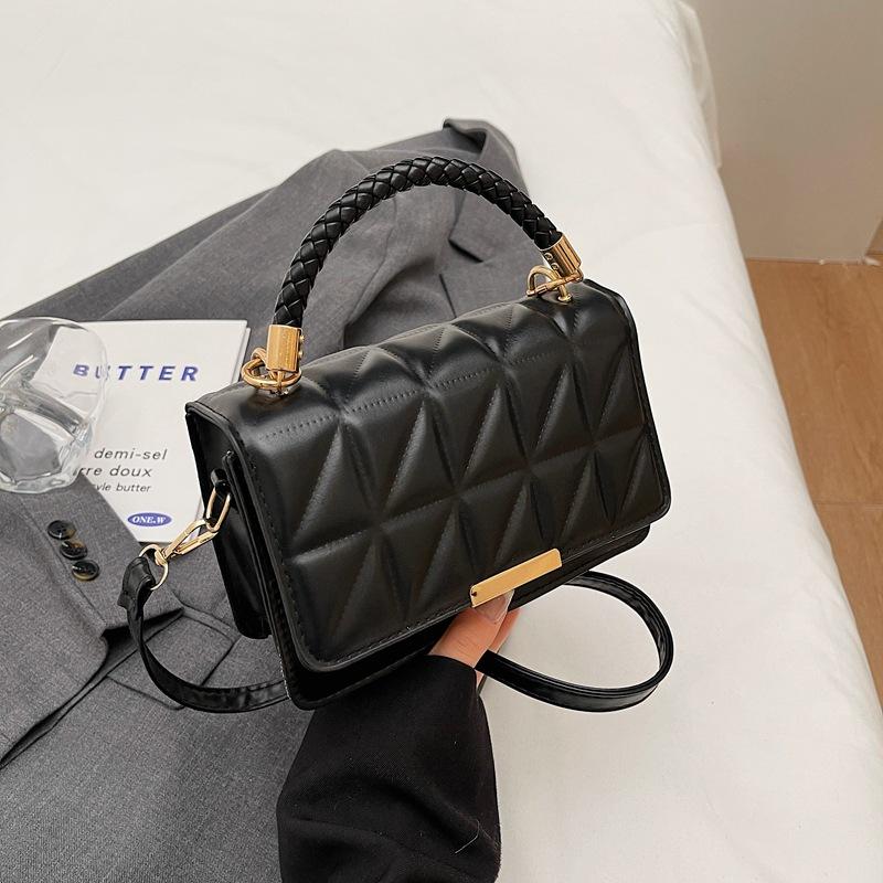 

Сумка через плечо женская сумка 2024 новая сумка с бриллиантовой цепочкой в этом году популярная модная повседневная сумка через плечо для поездок на работу чёрный