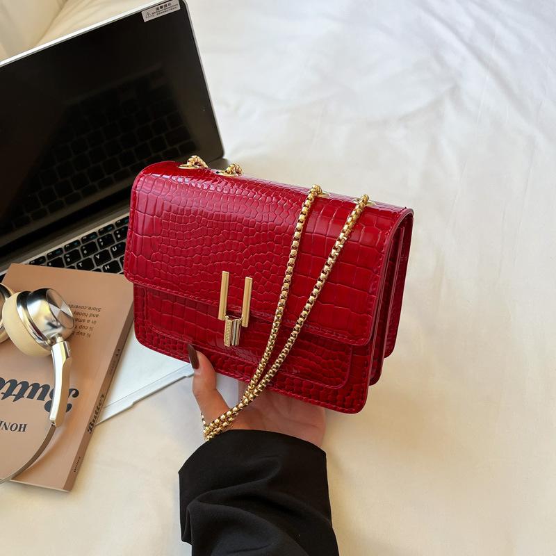 

Модная Стильная и Простая Сумка-Кроссбоди на Цепочке красный