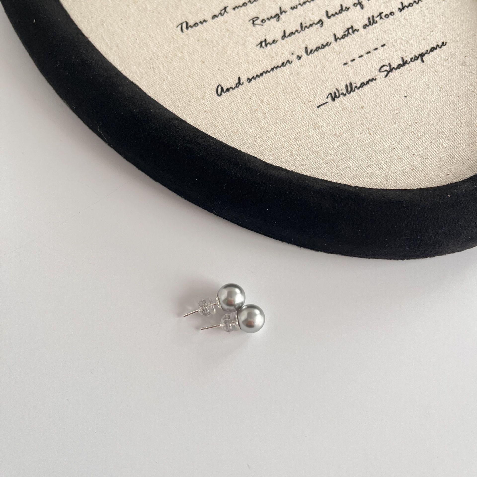 

Хорошая встреча вперед, белая лилия Шицзя действительно пенька, серые жемчужные серьги-гвоздики, женская осень и зима легкая роскошь высокого класса чувство