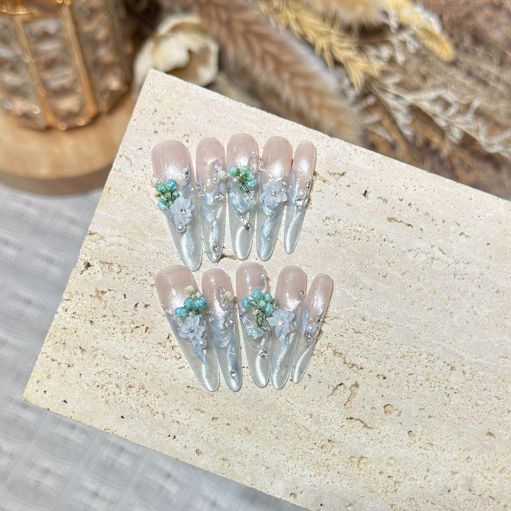 Handmade Press On Nail French Flowing Light Ribbon Gradation Cat Eye 3D Blue Bouquet Luxury Long Stiletto Fake Nail Patch Artificial Nail Reusable XS