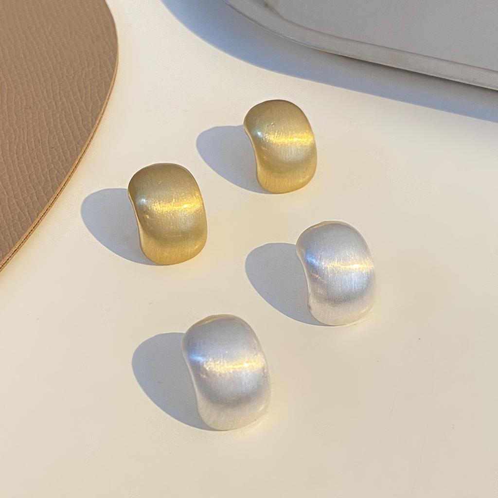 Matte Brushed Curved Oval Stud Earrings Minimalist Solid Smooth Block Shape Temperament Daily Ear Jewelry for Women