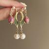 Silver Needle Retro Flower Pearl Earrings French Niche Stud Earrings Light Luxury High-end Earrings Women
