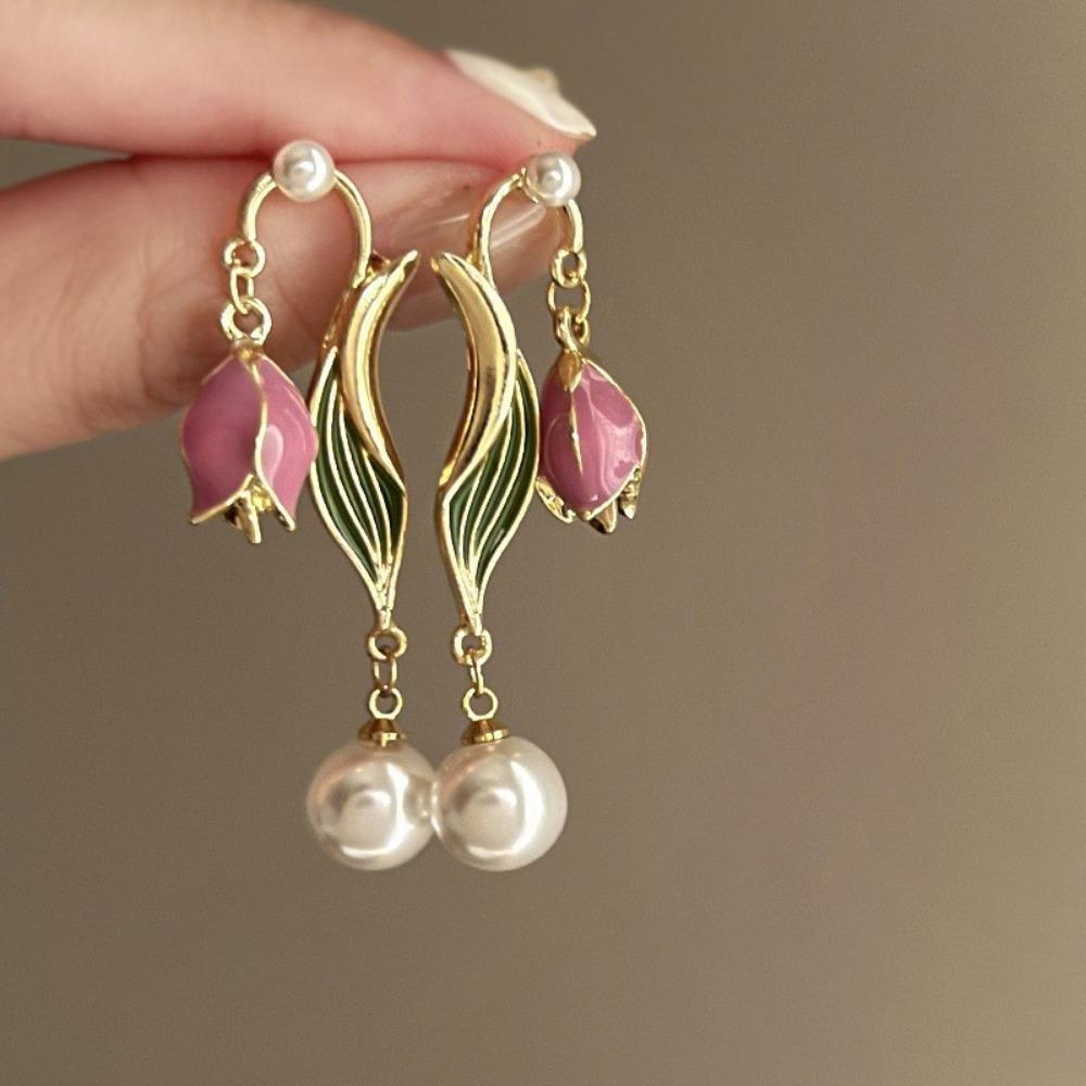 Silver Needle Retro Flower Pearl Earrings French Niche Stud Earrings Light Luxury High-end Earrings Women