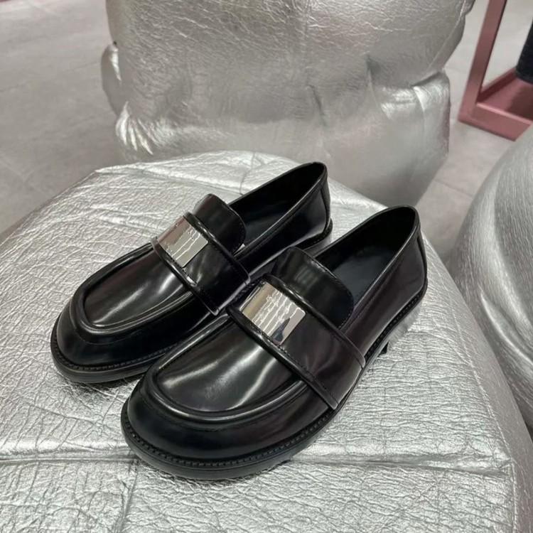 British Style Metal Small Silver Brand Women's New Leather Small Leather Shoes Flat Single Shoes