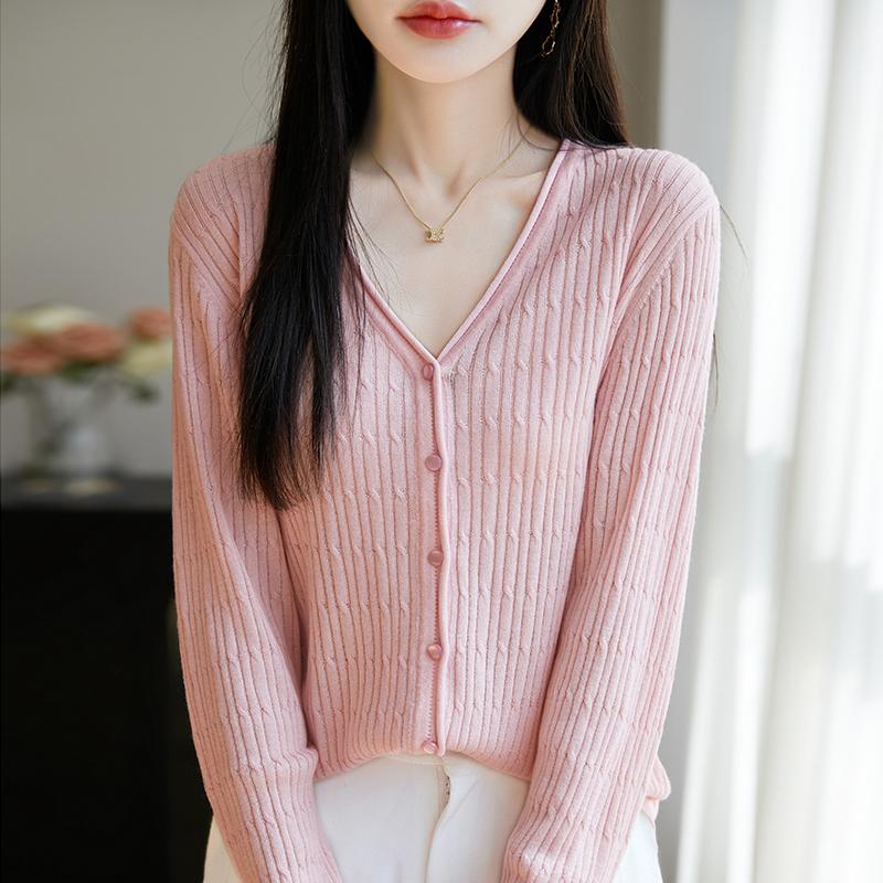 Leichte Strickjacke für Damen aus 50 % Wolle und 50 % Maulbeerseide – vielseitige Strickware für 4 Jahreszeiten für ganzjährigen Komfort und Stil