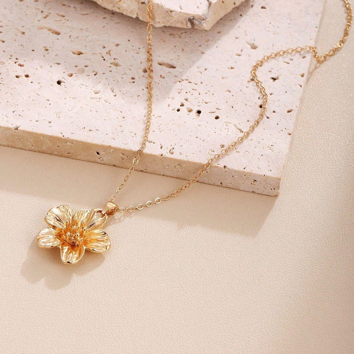 

European and American retro gold flower pendant necklace bracelet ring stud earrings five-piece jewelry set women