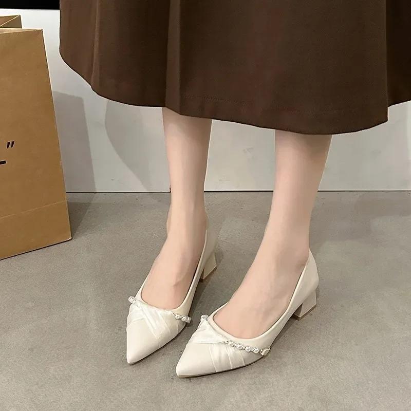 2025NEW khaki beaded high heels for women, New Spring and Autumn Korean-style commuter pointed-toe thick-heel single shoes