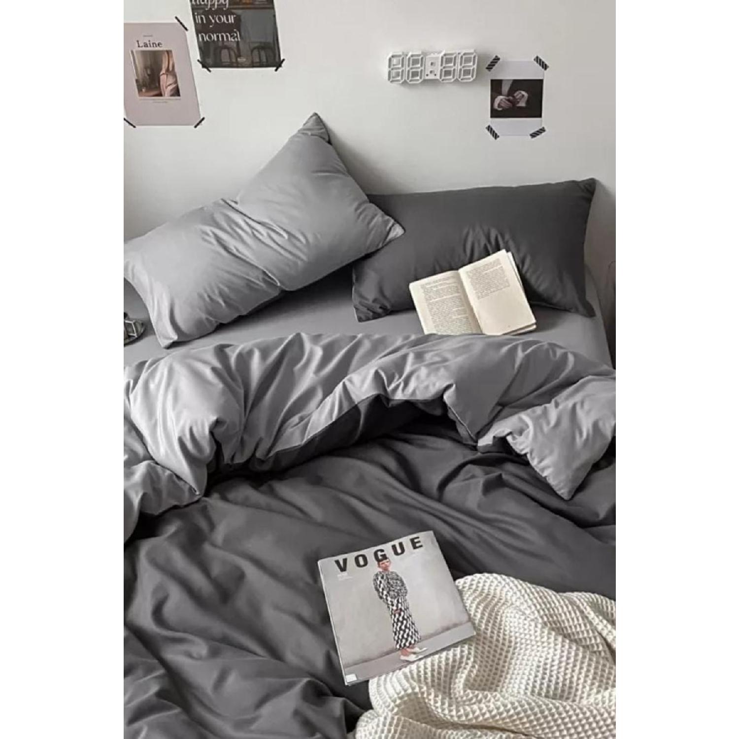 

Комплект двустороннего пододеяльника с эластичными простынями