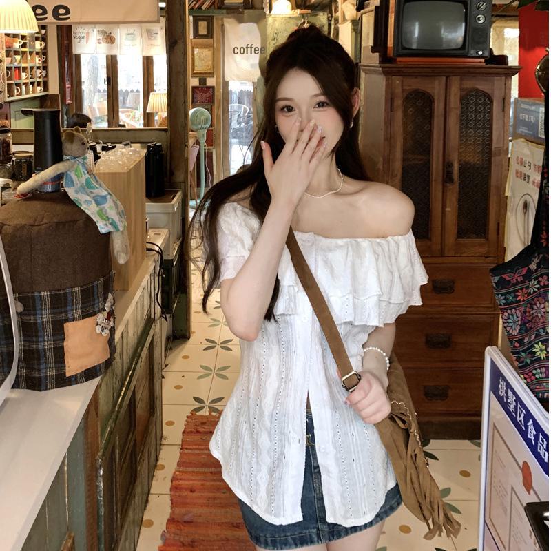 Damstor sommarblus med en axel: Figursmickrande, Unik design med slitsar, Trendig het tjej-look