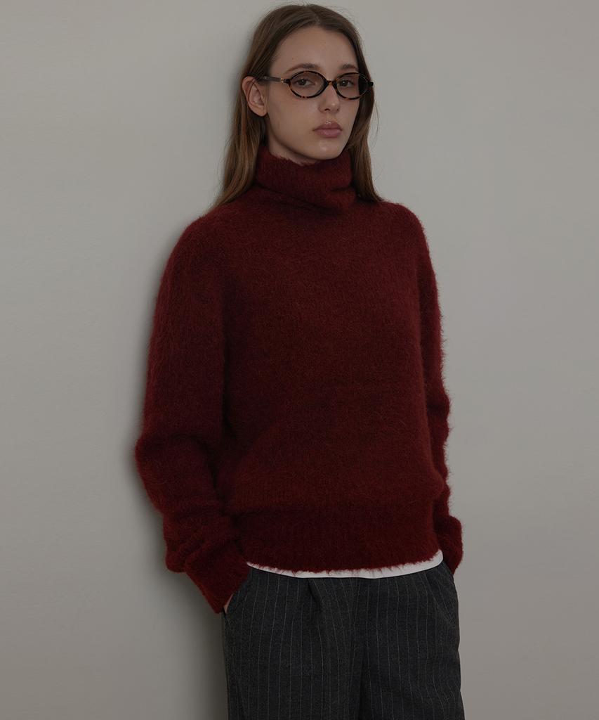 Kwinseulaebis Hairy Alpaca Warm Turtle-Neck Knit