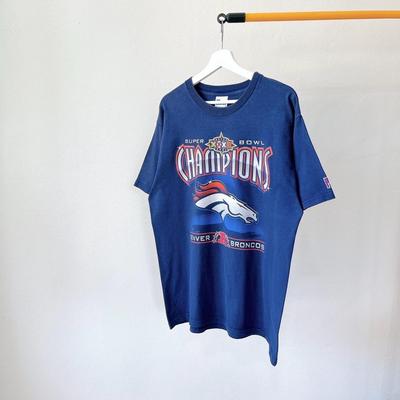 Vintage 1990s Pro Player USA/ Denver Broncos NFL T-shirt/ Size L