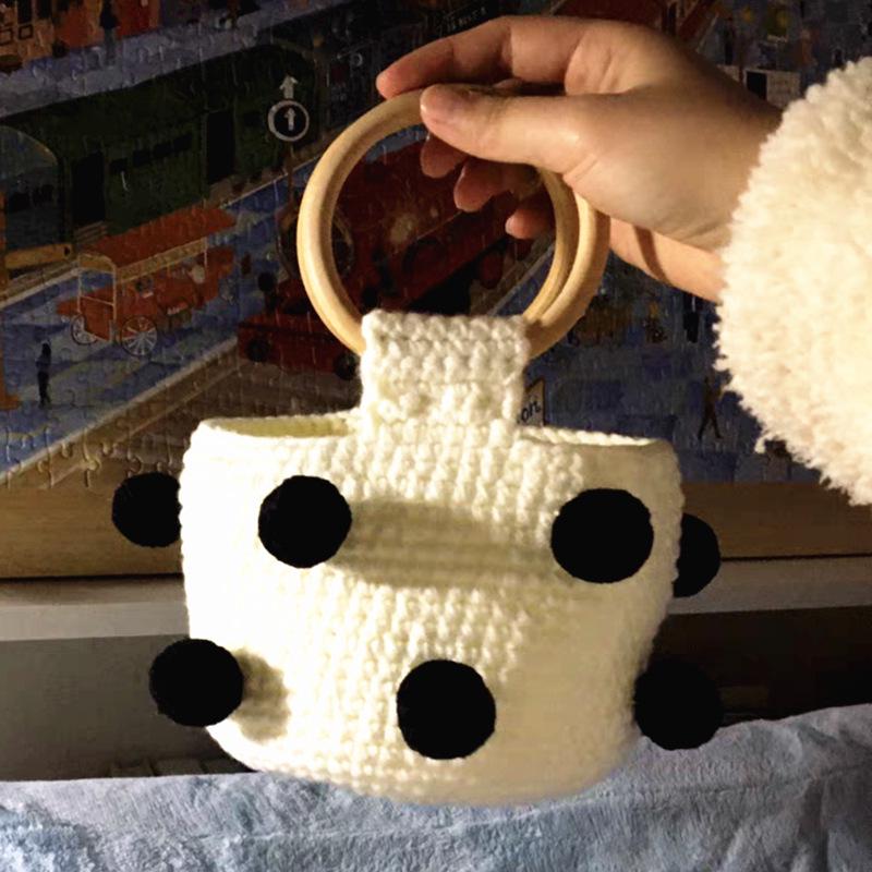 Yarn Knitting Pompom Bucket Handbag - Trendy Crochet Finished Women's Portable Bag