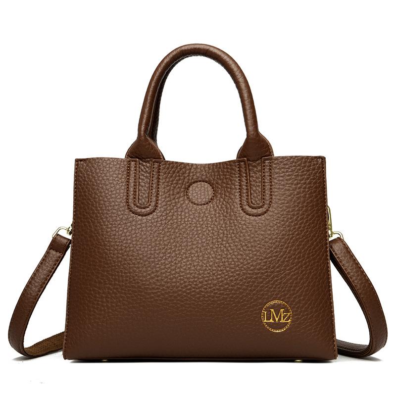 Simple Messenger Bag Small Bag 2025 New Women's Bag Fashionable Versatile Envelope Bag Lightweight Send Mother Mailman Bag Tide