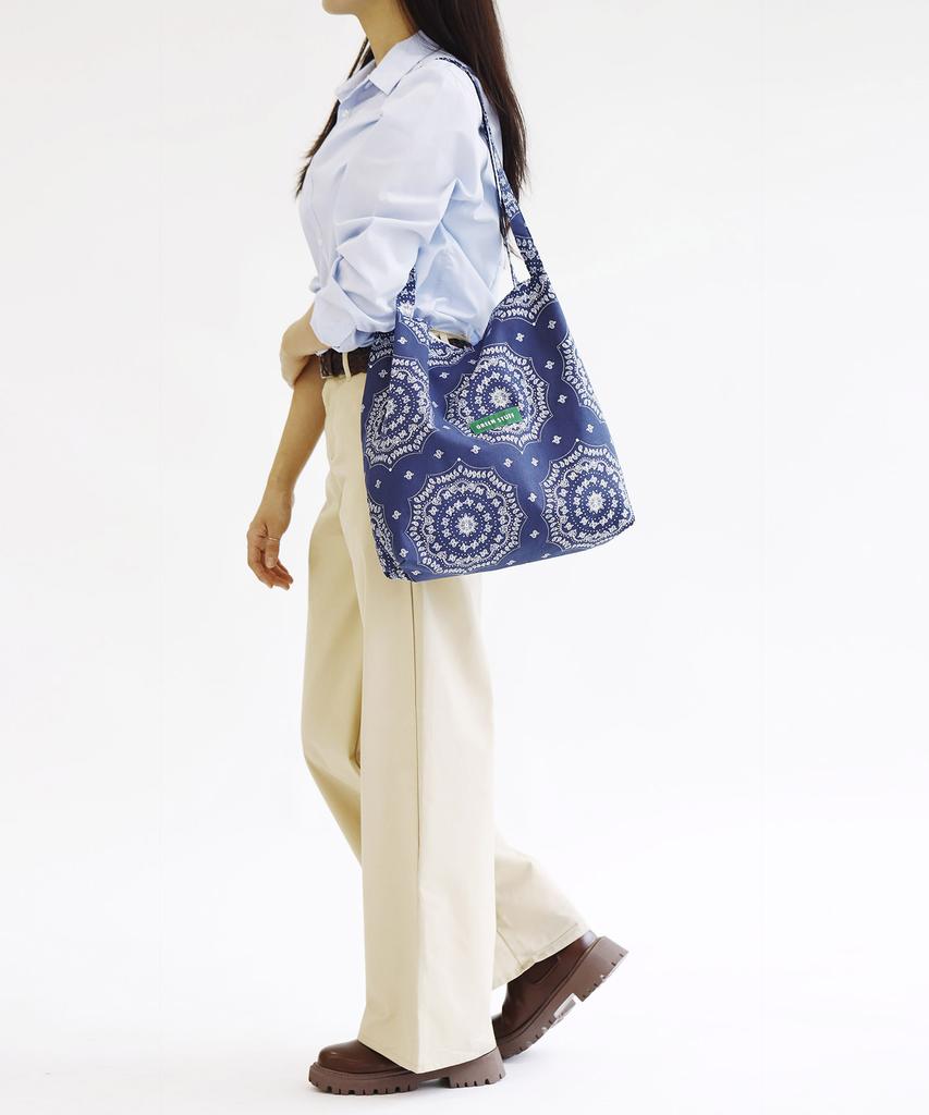 Green Stuff Effortlessly Boxy Shopper Bag 53 Paisley - Navy
