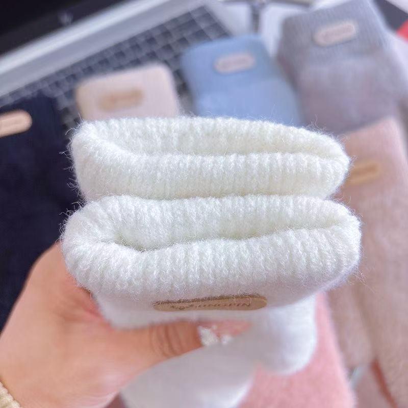 Women's Plush Fleece-Lined Cycling Gloves - Warm, Windproof, and Cute for Autumn and Winter