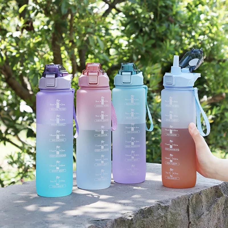 

1-литровая бутылка для воды с соломинкой, большие портативные дорожные бутылки для женщин и девочек, спортивная чашка для фитнеса, летняя холодная вода со шкалой времени 1L
