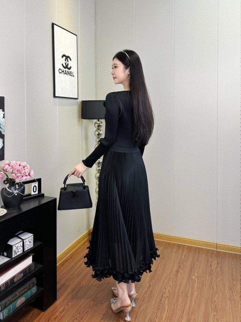 Issey Miyake Falten Rüschen Schlankmachendes Abendkleid - Vielseitige High-End Herbst/Winter Mode für Damen