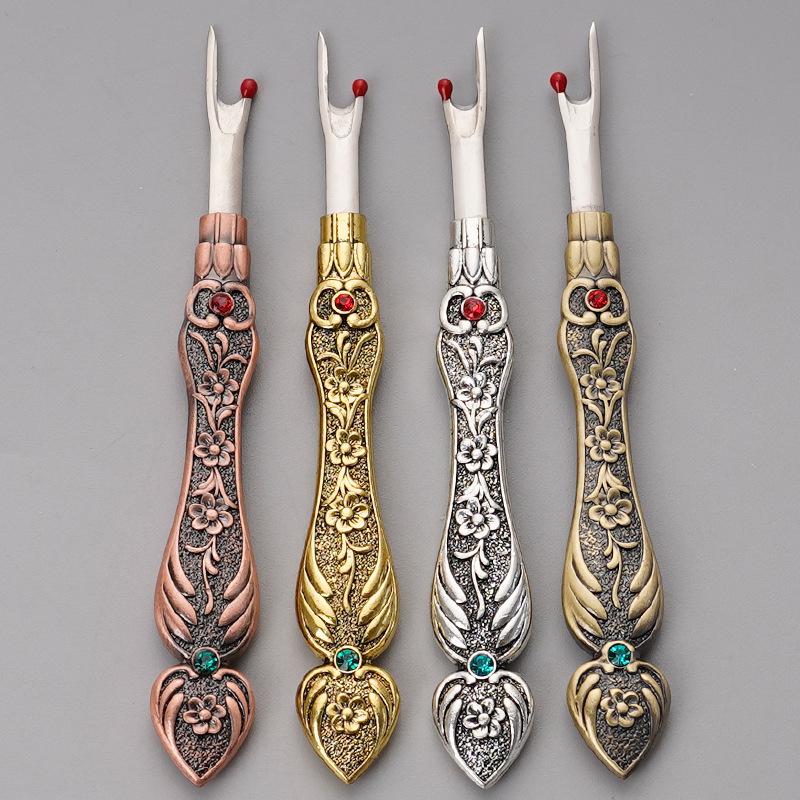 Retro Zinc Alloy Handheld Seam Ripper for Cross Stitching