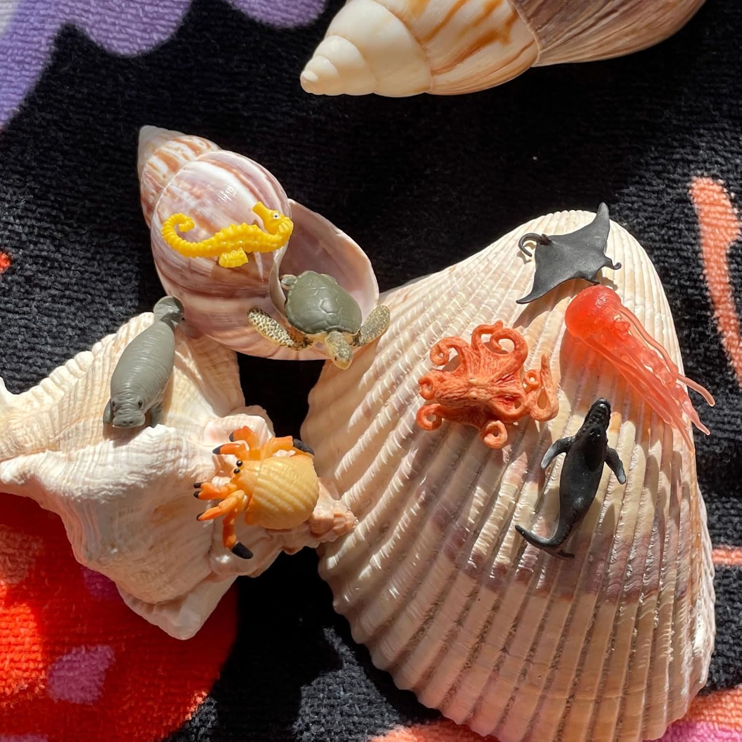 Safari Ltd Sea Life Pack - Mini Figures of Marine Life - Educational Toy Set for Boys, Girls, and Kids Ages 5+