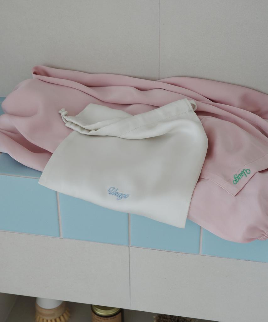 Urago Satin Pouch