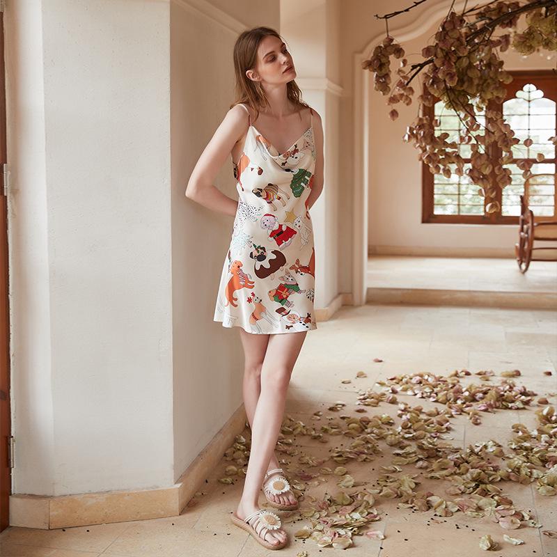 

Рождественский халат для собаки из ледяного шелка в стиле колорблок - Осень 2025, Большой размер, Свободный крой M