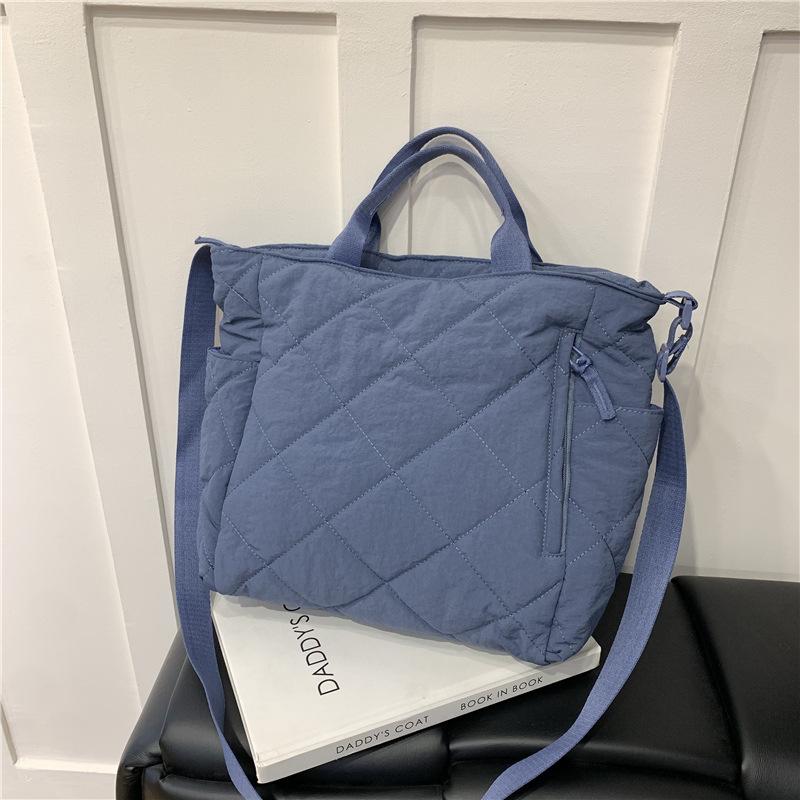 

Going out for leisure Large capacity rhombus cotton bag New women s bag Fashion commuter shoulder messenger bag Portable tote bag синий