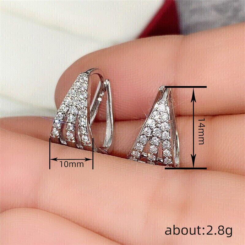 Ear Buckle Female, Line Triangular Geometric Design, Exquisite And Elegant Jewelry