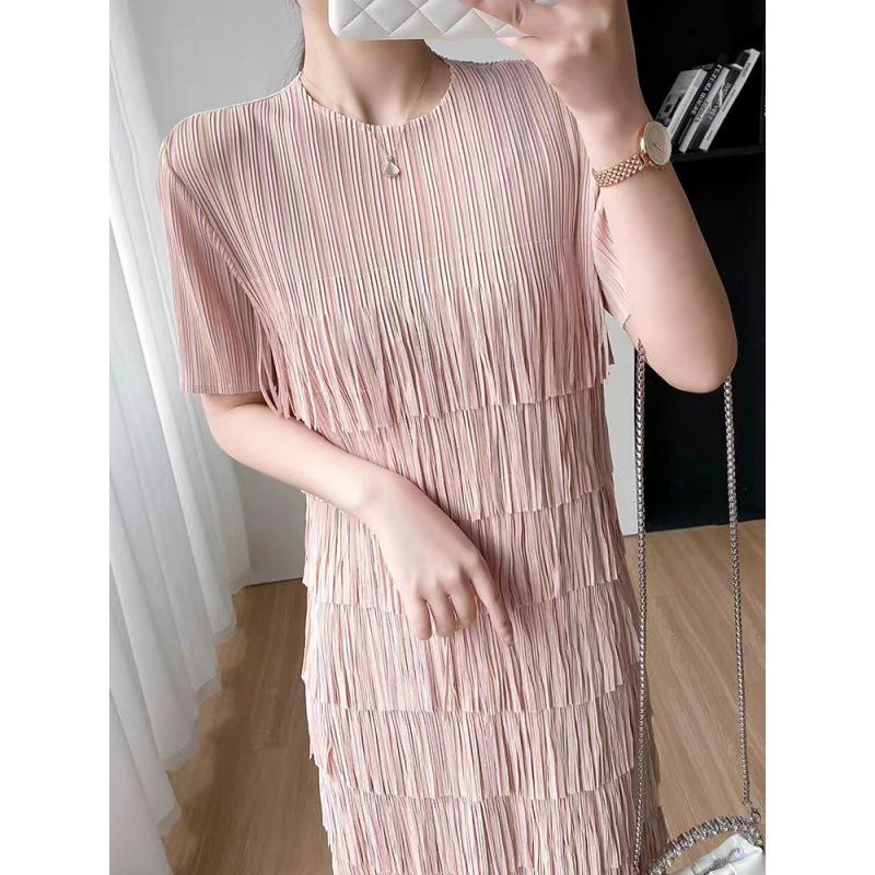 Elegancka sukienka wiosenna z plisowanymi frędzlami - Damska 2024 z rękawem siedem ósmych, wysokiej klasy spódnica tortowa od Miyake