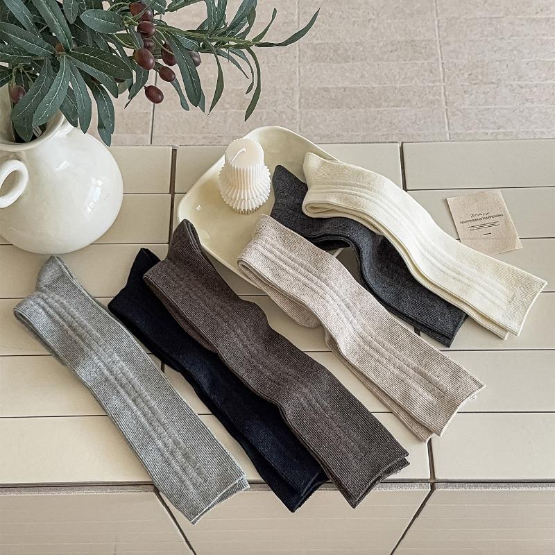 Ladies Spring and Autumn New Style Dark Stripe Vertical Long Leg Socks