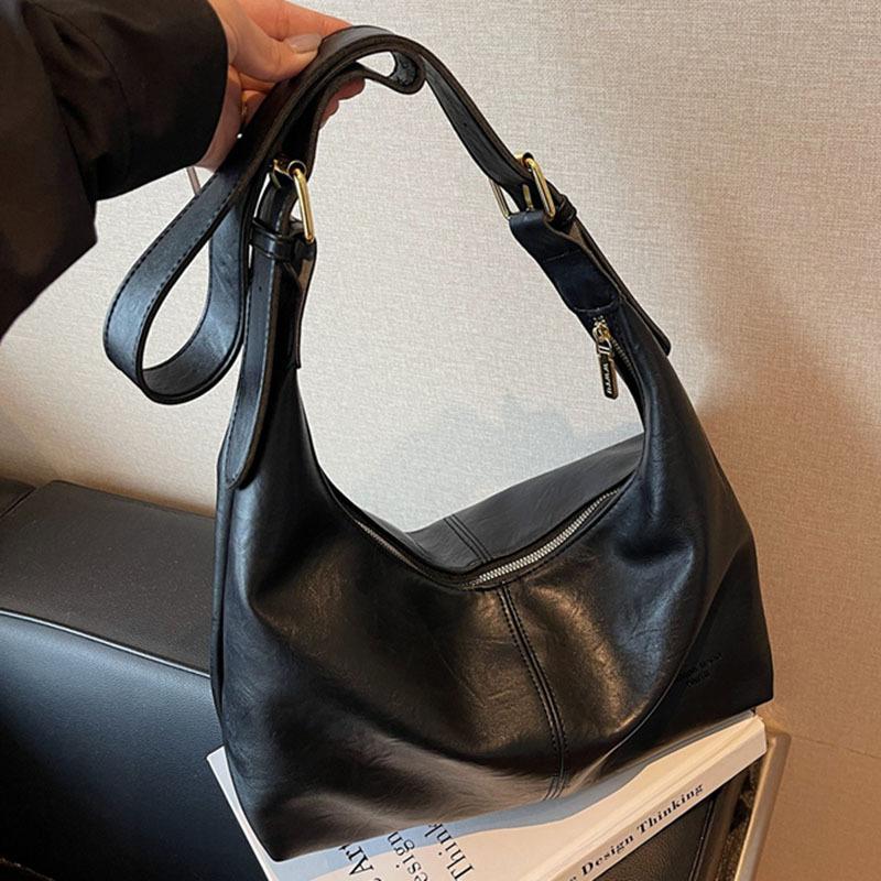 Retro bag women's large capacity autumn and winter versatile casual shoulder messenger bag commuter dumpling bag