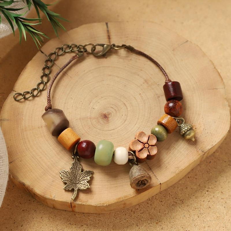Vintage Hand-woven Plant Bracelet, Natural Fruit, Acorn Hand Rope, Women's Niche Literary Bracelet.