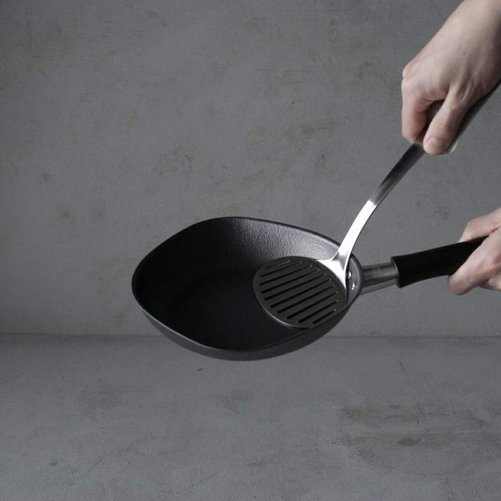 Sori Yanagi Iron Frying Pan with Nitriding and Double Fiber Tsubame Sanjo Designed To Prevent Sticking with Textured Surface Rust-resistant Non-stick