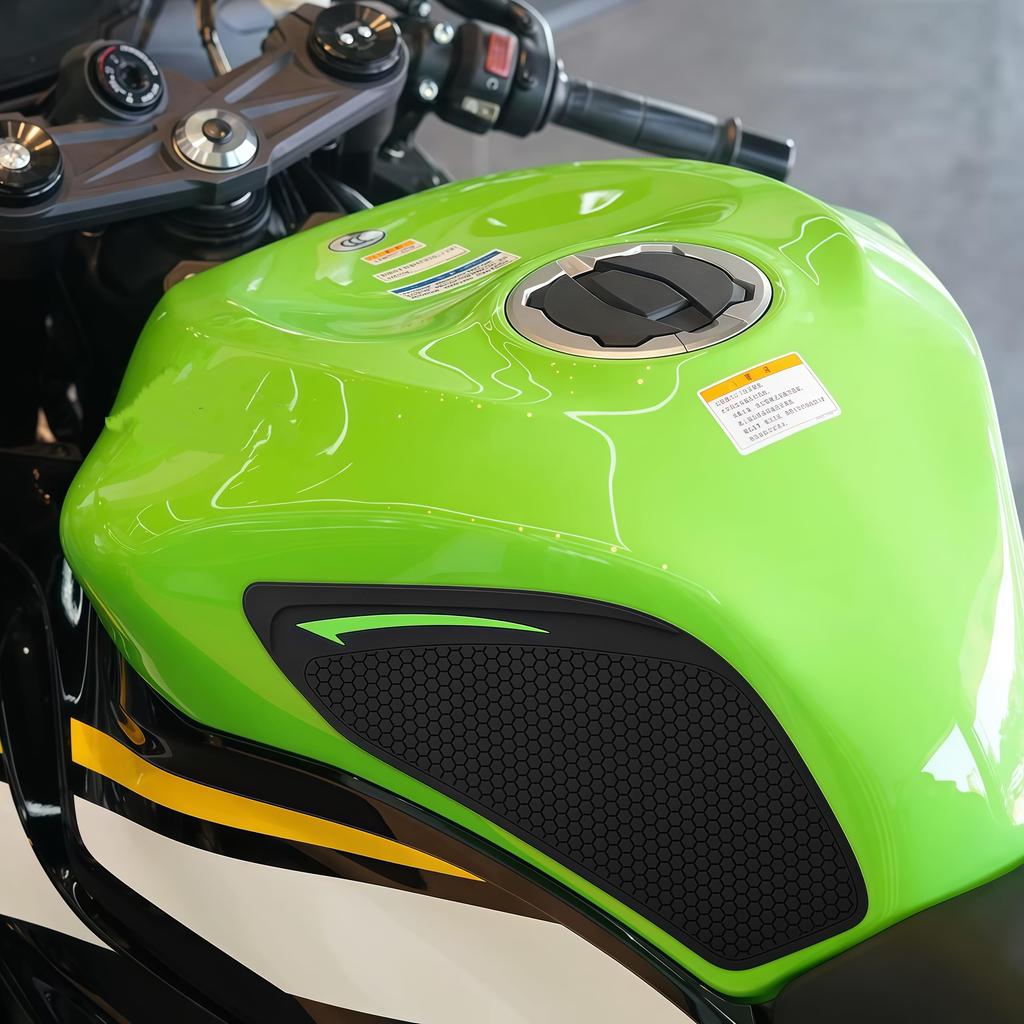 AUSHOOL Motorcycle Tank Motorcycle Tank Protector Tank Traction Pad Compatible with Kawasaki Pad, Rubber, Pad, ZX-6R (2024) (Green)