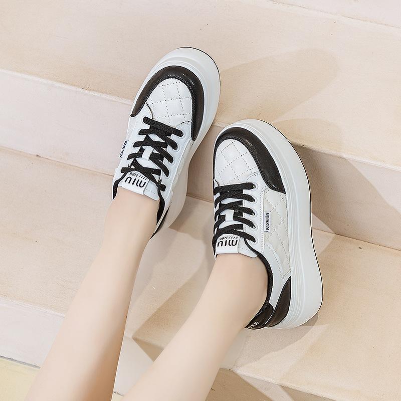 Panda Color Scheme Platform Single Shoes Women's Spring and Autumn 2025 New Little White Shoes Casual Small Fragrant Wind Board Shoes Popular Wome