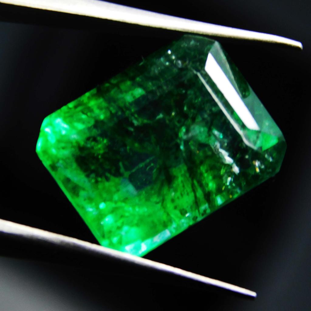 Natural Colombian Emerald Emerald Shape 8 Ct Green Certified Loose Gemstone