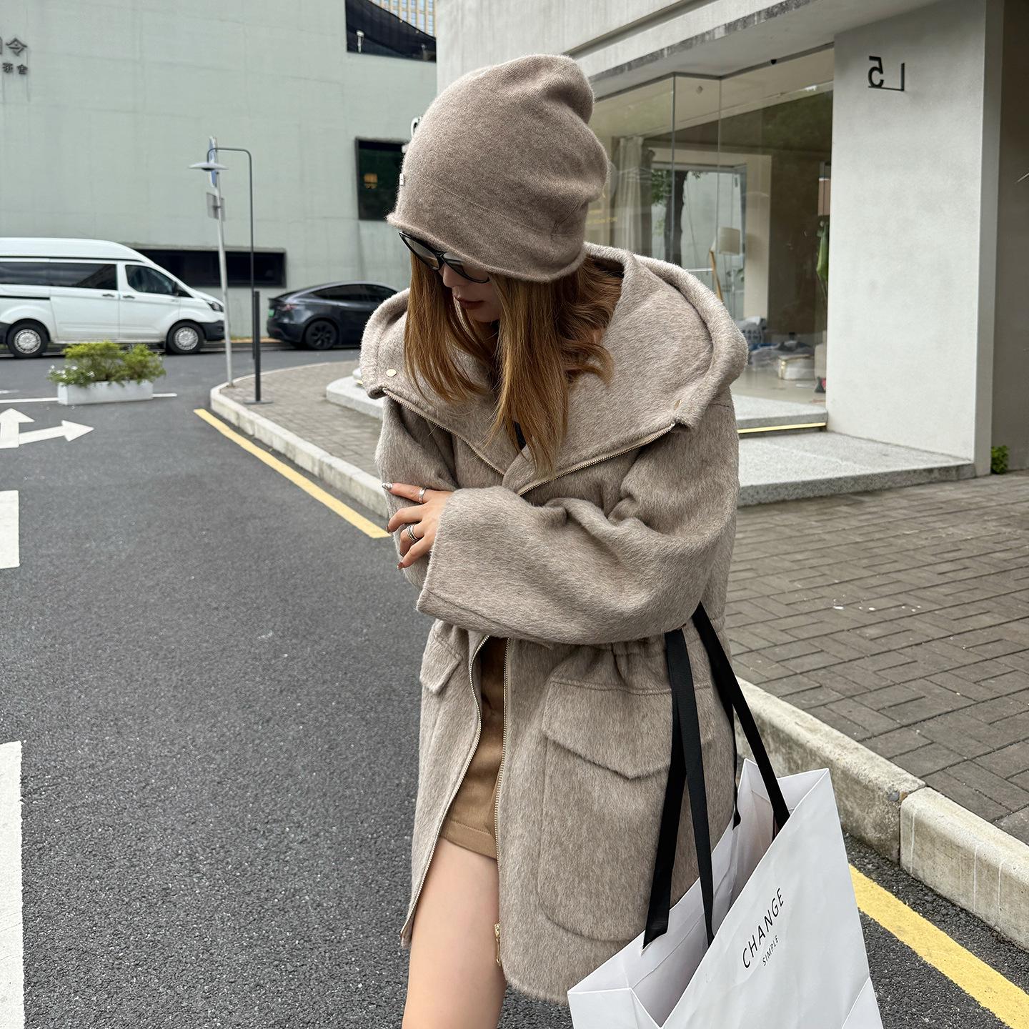 

Women s Korean Zip-Up Hooded Double-Sided Cashmere Coat: Solid Color, Mid-Length, Versatile, and Thickened Loose Outerwear. Medium (130-165 lbs)