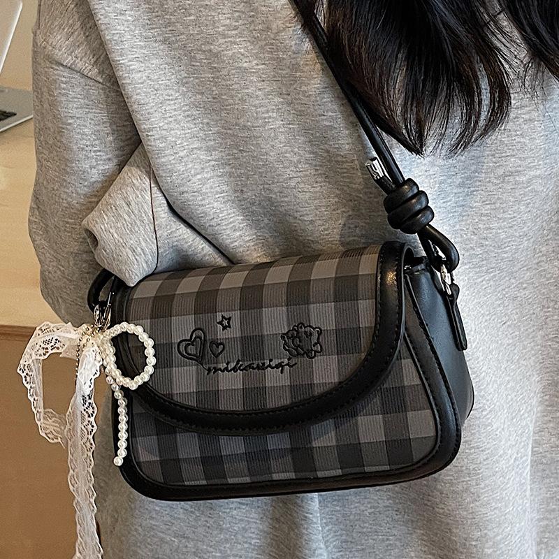 2025 Summer New Small Square Bag Fashion Trend Simple High Value Casual Shoulder Armpit Bag Fashionable Handbag