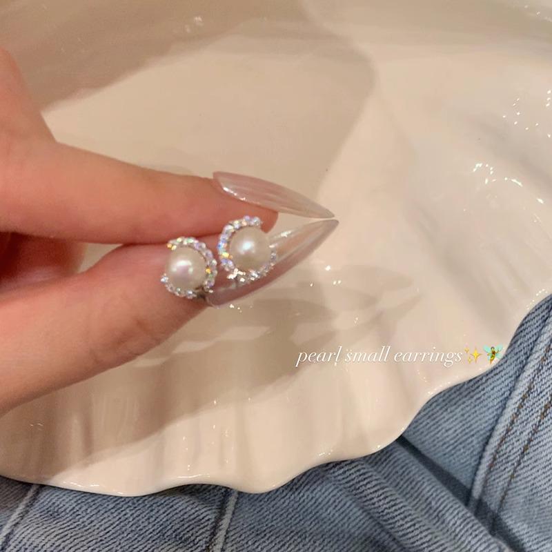 Gentle Temperament Freshwater Pearl Stud Earrings - Luxurious Niche Design 2023 Hot Style