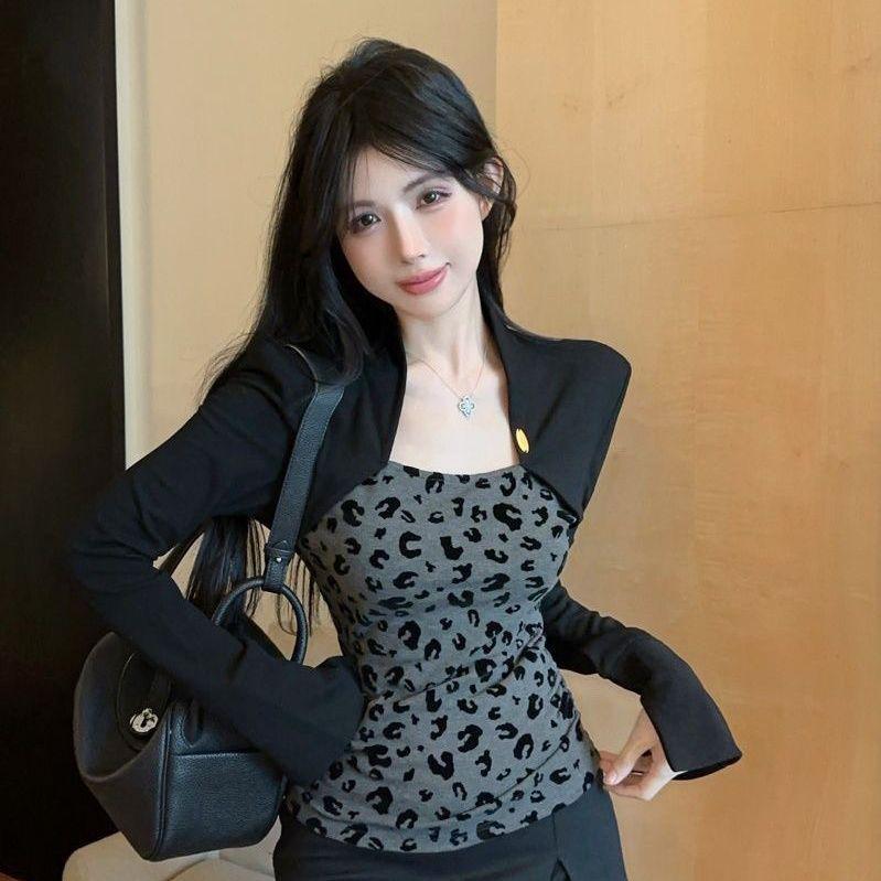 Leopardenmuster Faux Zweiteiliges T-Shirt mit quadratischem Ausschnitt - Damen Langarm Slim Fit, Herbst/Winter Stil