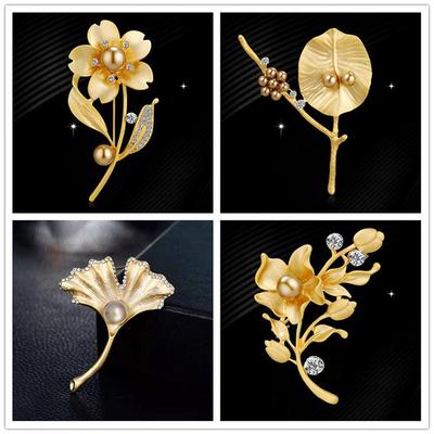 Elegante Damen Perlen- & Strass Cartoon Brosche Schal Schnalle mit Diamantbesetzter Legierungskorsage
