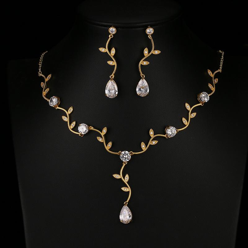 

Korean Fashion Leaf Zircon Jewelry Set for Women - Simple & Versatile Ruili Style
