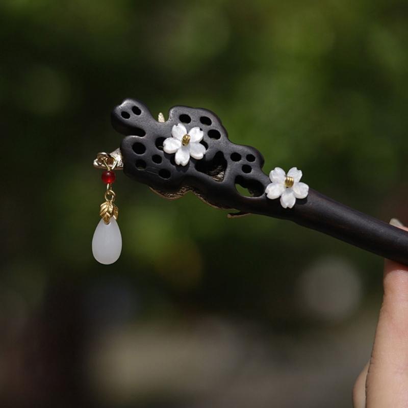 Handcrafts Wooden Hair Stick With Flower Design Elegant Ancient Hairpin For Women Traditional Chinese Hair Accessory