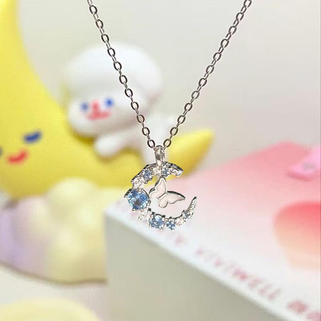 Moon and Butterfly Necklace Vintage Celestial Necklace Romantic Jewelry for Girlfriend Wife Daughter