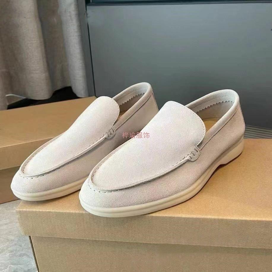 Men's Casual Loafers Are Light, and The Same Lazy Shoes Are Pedaled Every Day.