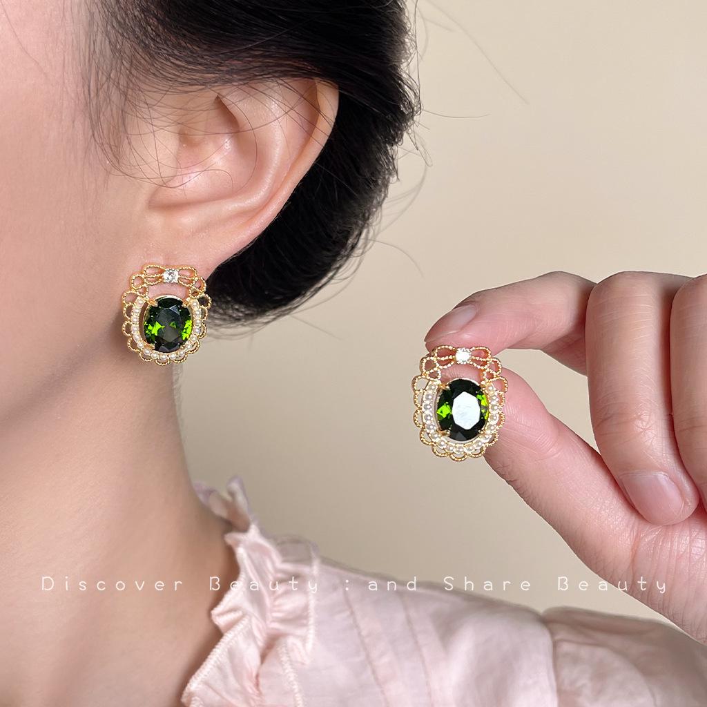 Vintage Olive Green Zircon Flower Stud Earrings - Retro Court Style with Heavy Industry Elegance for Women