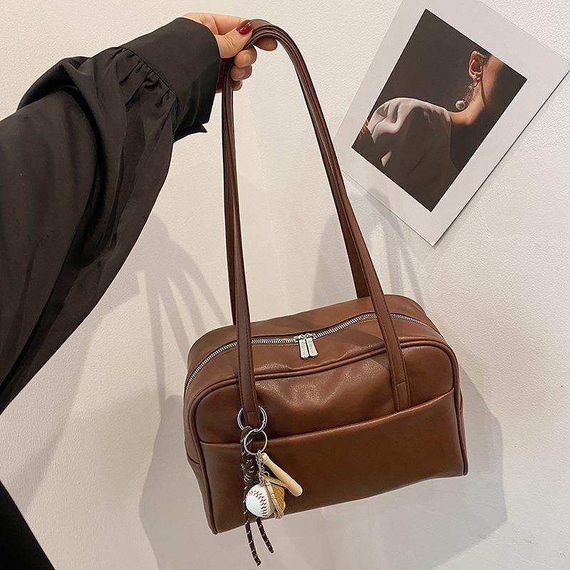 Retro niche large-capacity bag women's autumn new simple baseball underarm bag versatile pendant tote bag