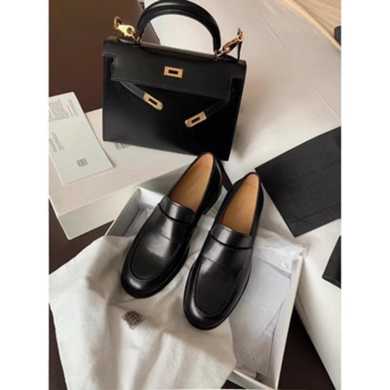 Pantofi mici din piele retro cu toc gros din piele de oaie pentru femei cu piele leneșă pe un picior cu talpă groasă