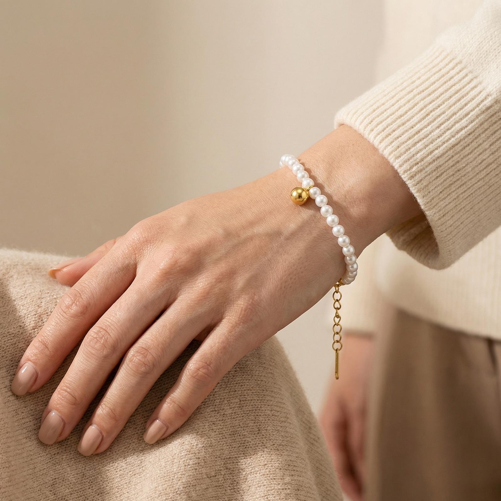 

Fashion Round Ball Charm Bracelets for Women Girls 18K Gold Plated Stainless Steel White Pearl Link Chain Jewelry