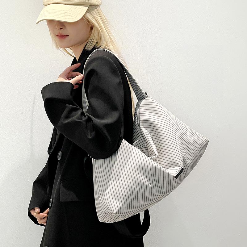 New Lazy Trend Shoulder Bag Large Capacity Tote Bag Casual Versatile Underarm Bag
